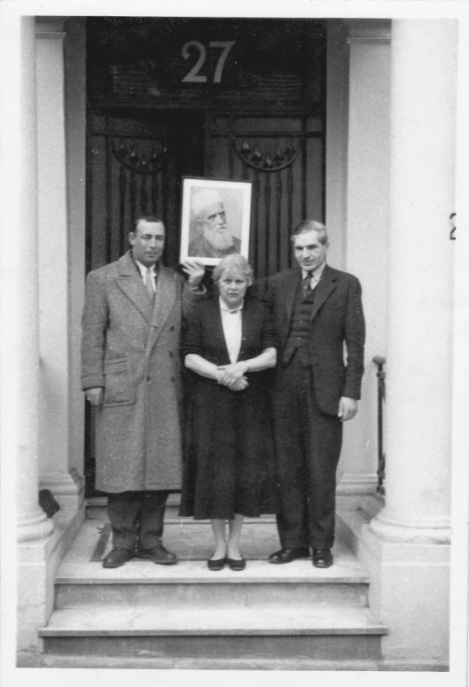 Abu'l-Qasim Afnan (L) with Dorothy and John Ferraby at 27 Rutland Gate, around 1954