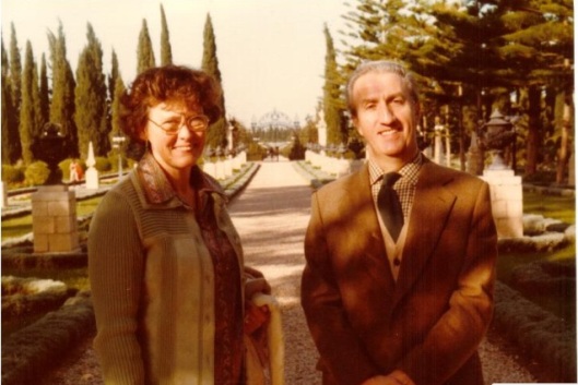 Geertrui and Ronald Bates in Bahjí in 1978