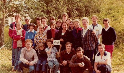Bahá’í Weekend School, Iceland (1978): Hand of the Cause Mr Faizi in back row. Middle row, second left: Becky Finch Maude (in blue). Tim is standing on Mr Faizi's left